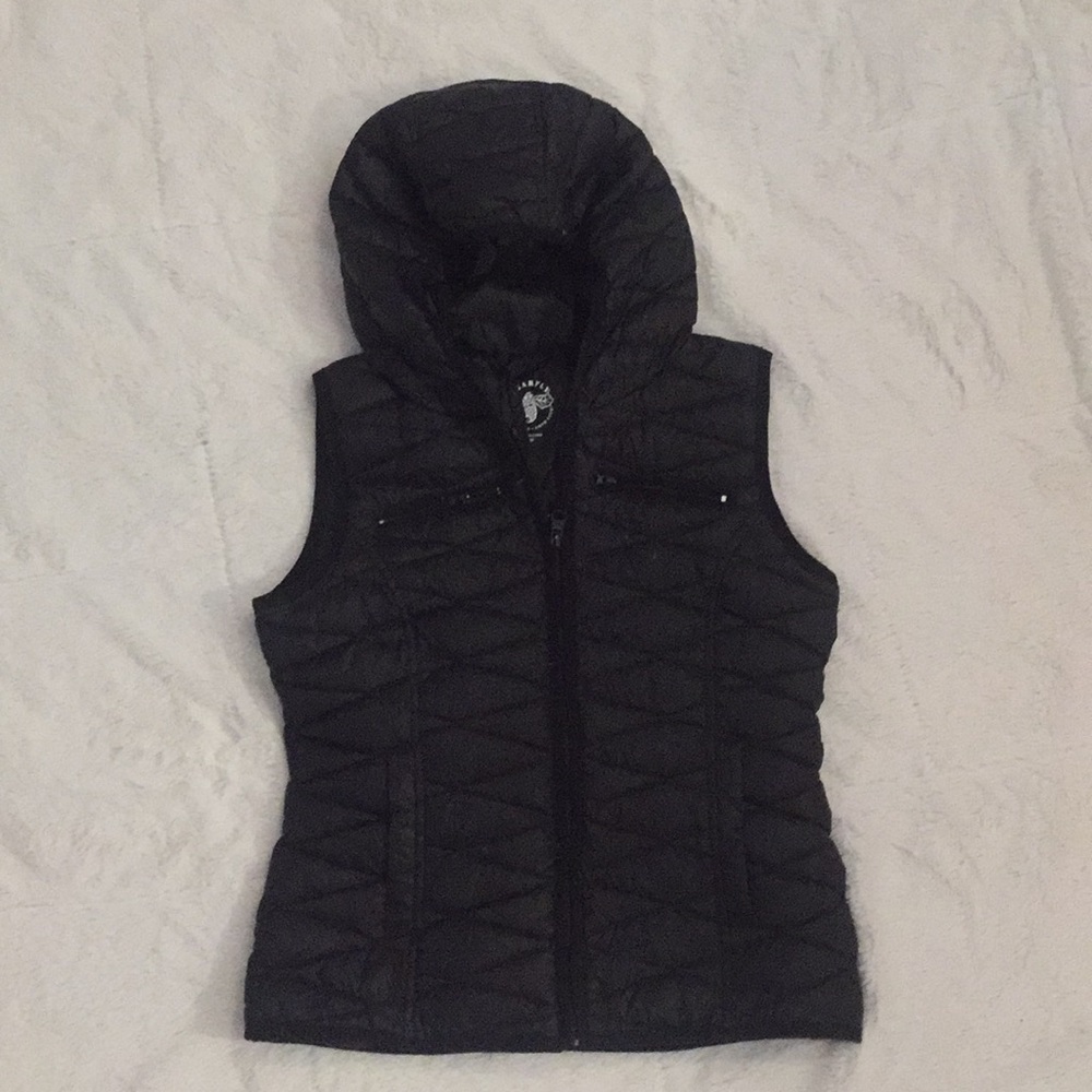 Black puffy vest